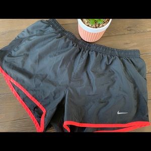 💥Nike Women’s Tempo Running Shorts